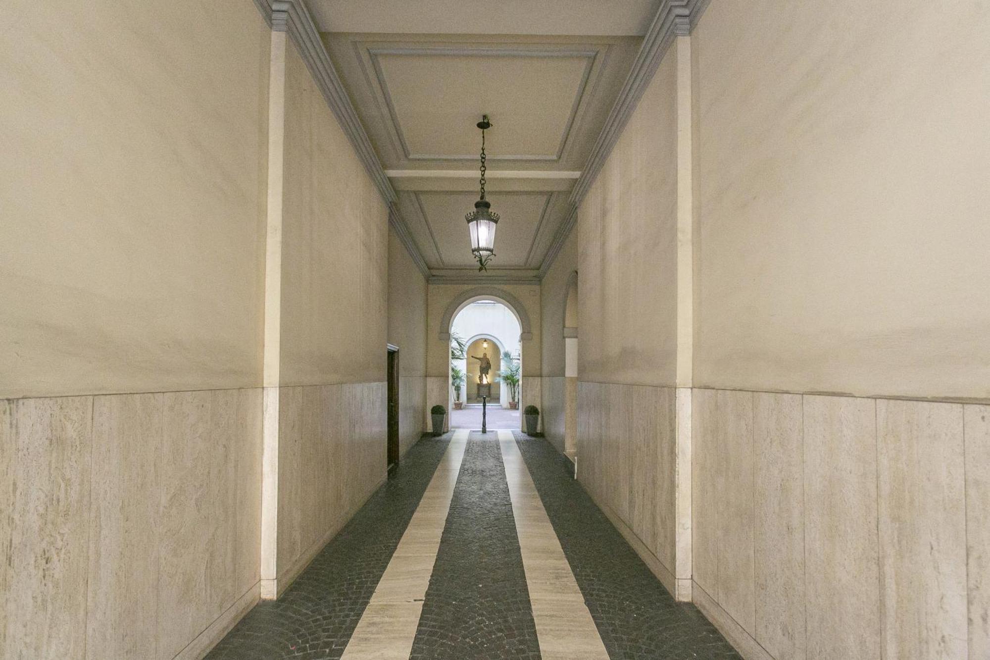 Attico Nel Cuore Di Roma Con Box Privato Per Auto Exterior foto